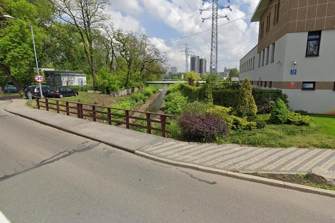 Katowice zapowiedziały: ostatni drewniany most na Rawie będzie rozebrany 