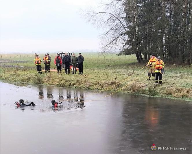 Krzynowłoga Wielka. Ciało 30-latka znalezione pod wodą! To zaginiony Edward Ch. [ZDJĘCIA]