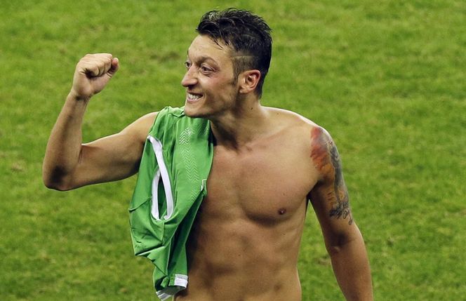 Mesut Ozil przeszedł niezwykłą przemianę!