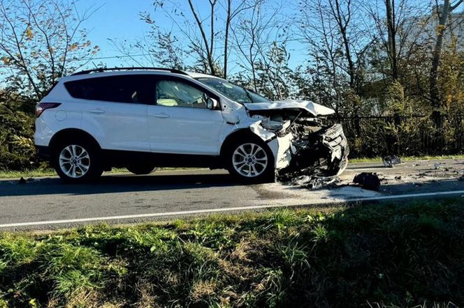 Poważny wypadek pod Mielcem. Czołowe zderzenie forda i hyundaia. 1,5-roczne dziecko zabrał śmigłowiec [ZDJĘCIA]