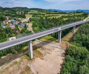 Tak wygląda obecnie budowa S1 Przybędza Milówka. Powstaną tu ogromne estakady, dwa tunele i centrum zarządzania ruchem