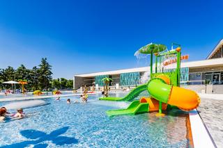 Baseny termalne w Poddębicach. Centrum Wodolecznictwa i Rekreacji