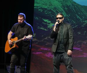 Tomasz Karolak - buntownik i prowokator. Wyznania o zarobkach i szmańskich obrzędach budzą skrajne emocje