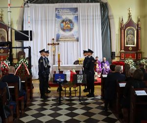 Pogrzeb policjanta, który zmarł po interwencji. Polska Policja pożegnała asp. sztab. Bogdana Orzeszka