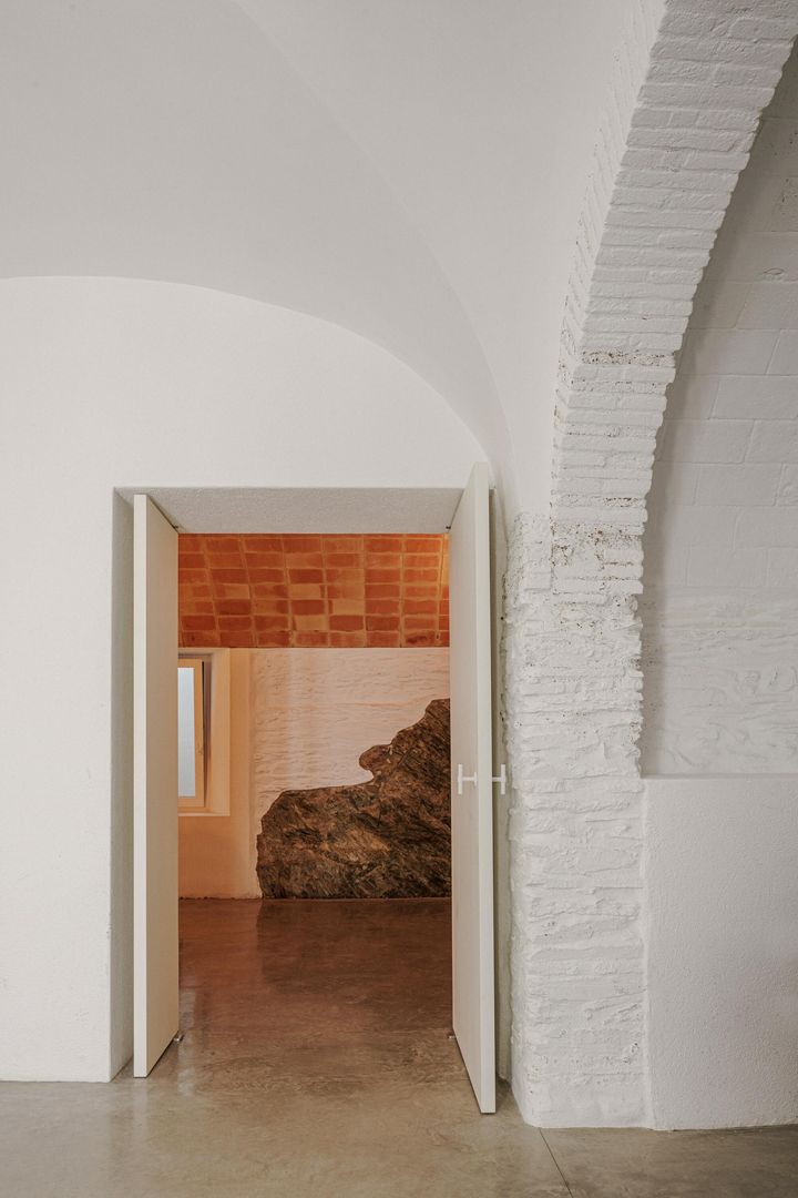 Dom Rybaka w Cadaqués, Hiszpania. Autorzy projektu: Bea Portabella i Jordi Pagès