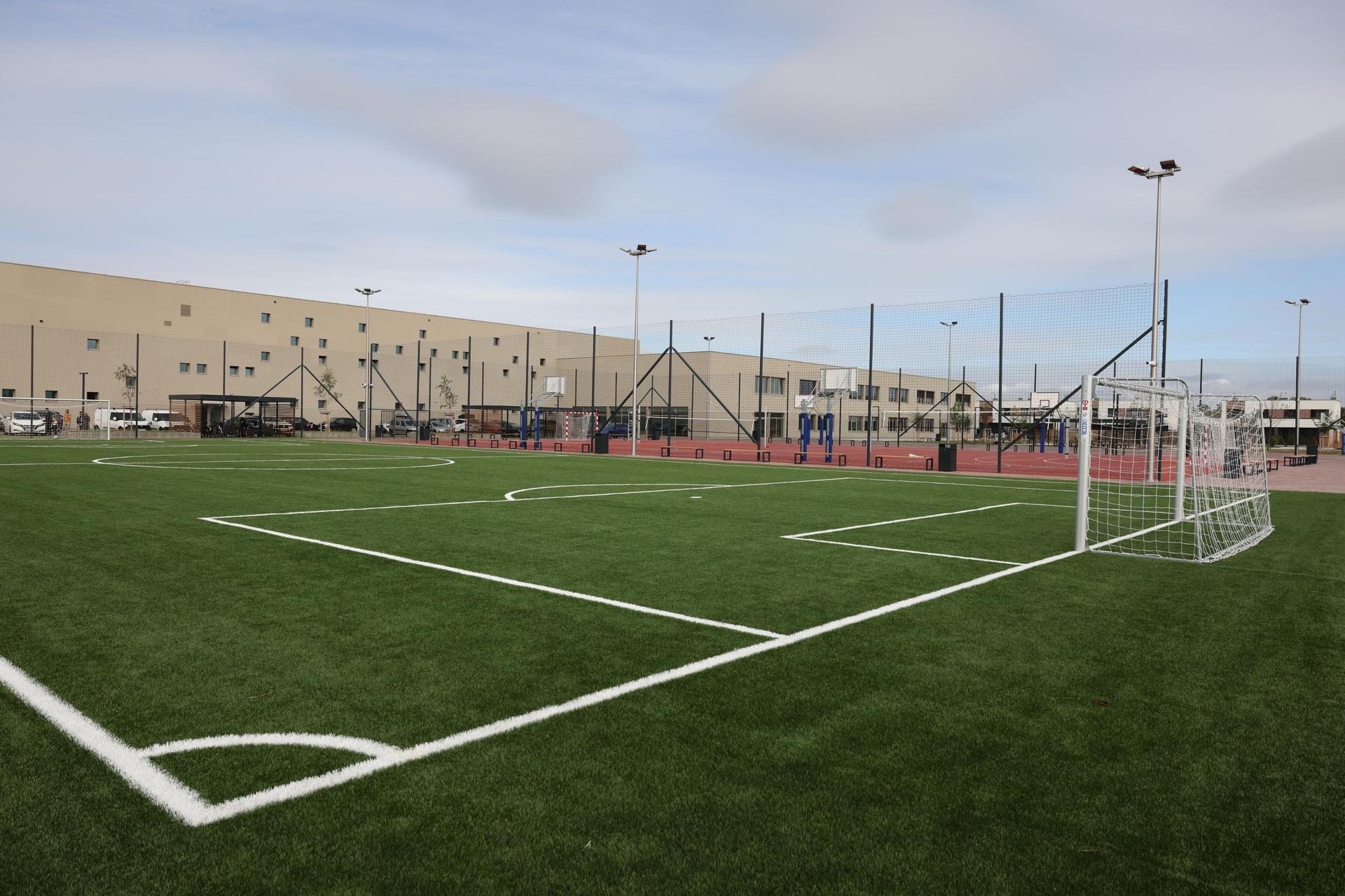 Szkoła przy ul. Asfaltowej we Wrocławiu