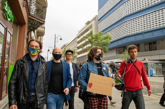 Katowice: Tłumy na proteście społeczności LGBT. "Ludzie to nie ideologia!" 