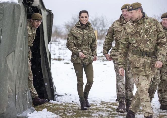 Księżna Kate na poligonie