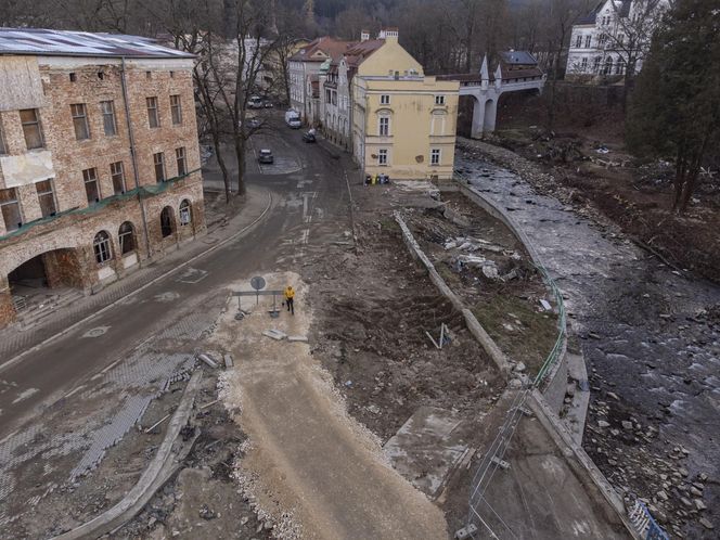 Tak wygląda Lądek Zdrój kilkadziesiąt dni po powodzi. Poruszająca relacja Anny Lubczyńskiej