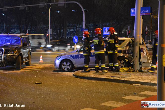 Wypadek z udziałem radiowozu w Rzeszowie