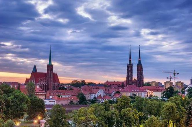 Ostrów Tumski powstał pomiędzy ujściem rzek: Oławy na południu, Ślęzy i Widawy na północy