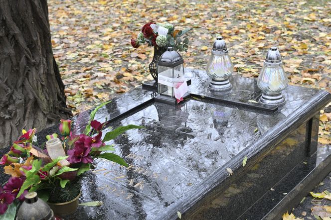 Generał Czesław Kiszczak ma skromny grób