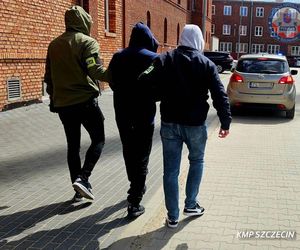 Chciał sprzedać okulary i zegarek, po chwili zadał cios. Brutalny atak w lombardzie