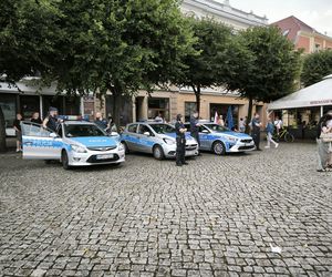 Manifestacja przeciwko niechęci do imigrantów w Lesznie 
