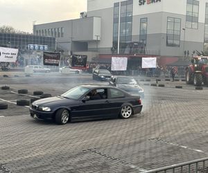 Finał WOŚP w Olsztynie. Występy artystyczne w Kortosferze i driftowanie na parkingu UWM [ZDJĘCIA]