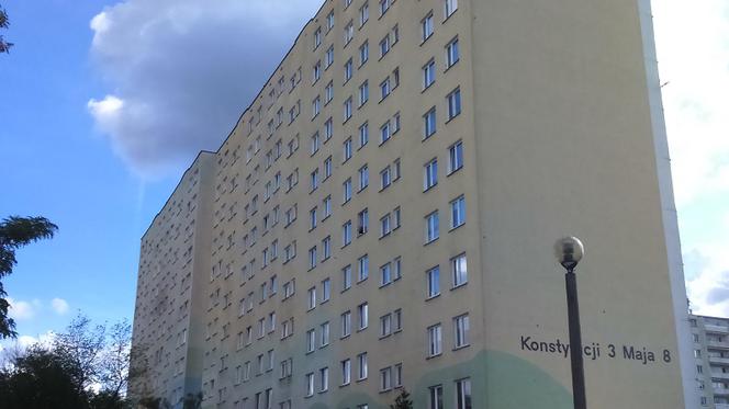 Toruń: Czterolatek wypadł z wieżowca. Matka czeka na proces [NOWE FAKTY]