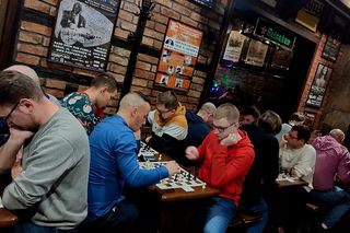 Świąteczny turniej szachowy w toruńskim Hard Rock Pubie Pamela. Koszykarki z Energa Toruń uświetniły zawody