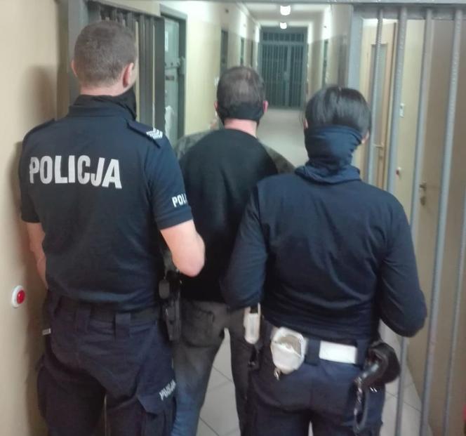 Pijani rowerzyści z narkotykami w kieszeniach. Jeden z nich był poszukiwany