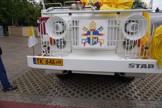 Noc Muzeów 2025. Samochód papieski w Kielcach