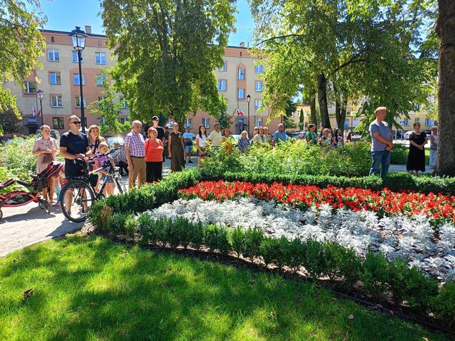 Na Skwerze Niepodległości w Siedlcach można było wysłuchać okolicznościowych przemówień i Apelu Pamięci Oręża Polskiego