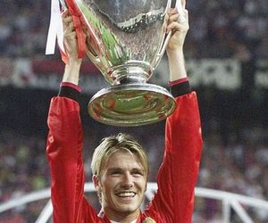 David Beckham pasowany na rycerza