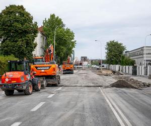 Budowa przejścia dla pieszych przez Wisłostradę opóźniona