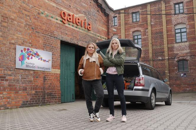 	Pierwsza miłość. Dominika (Aneta Zając), Arleta (Joanna Majstrak)