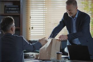 M jak miłość, odcinek 1855: Kamil (Marcin Bosak), Andrzej Budzyński (Krystian Wieczorek)