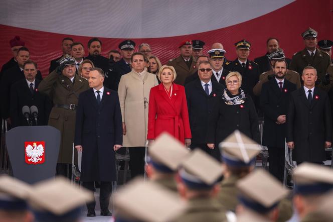 Rozpoczęły się uroczystości w 105. rocznicę odzyskania niepodległości przed Grobem Nieznanego Żołnierza