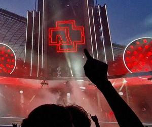 Rammstein: Mimo skandalu na koncertach są tłumy 