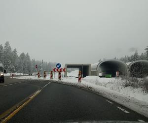 Plac budowy obwodnicy Wąchocka w zimowej scenerii