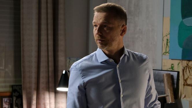 M jak miłość. Andrzej będzie zdany tylko na siebie w nowym sezonie! Wystawią go wszyscy przyjaciele - WIDEO