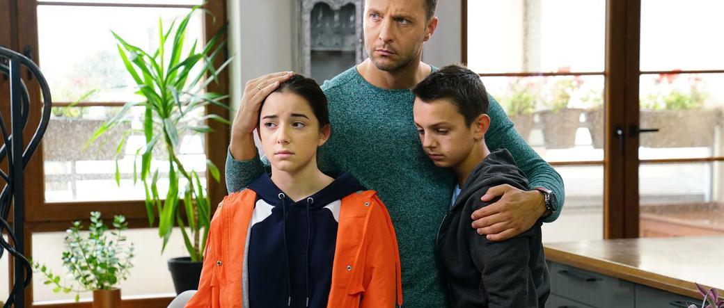 Barwy szczęścia odcinek 1820. Sebastian  (Kacper Krupski), Luiza (Julia Zielińska), Mirek (Oliwier Kozłowski)