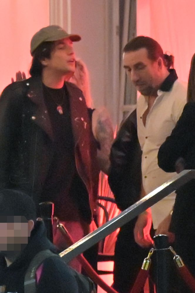 Niezła bibka Afryka Express. Obejrzeli razem odcinek, a potem poszli w tango. Iwan wyszedł ostatni