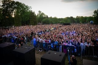 Juwenalia Śląskie w Katowicach gromadzą tysiące studentów pod sceną na Muchowcu
