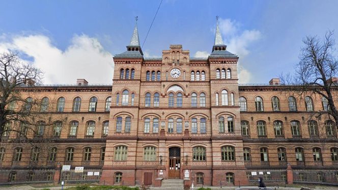 Najstraszniejszy budynek we Wrocławiu według AI