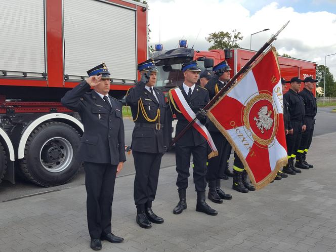 Strażacy z Leszna mają nowy wóz ratowniczo-gaśniczy 