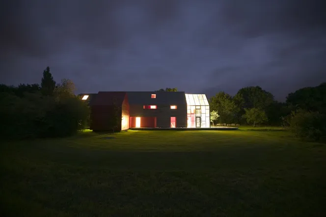 Sliding House