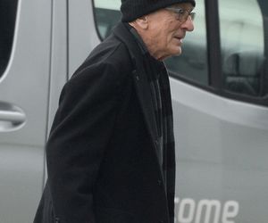 Robert De Niro już w Polsce. Aktor przyłapany na lotnisku w Warszawie