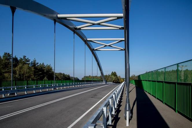 Nowy wiadukt w Hucisku (pow. bielski). Zastąpił starą, 50-letnią konstrukcję