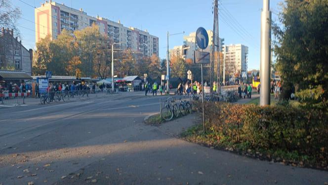 Tłumy na grobach we Wrocławiu. Zobaczcie zdjęcia z cmentarzy [GALERIA]