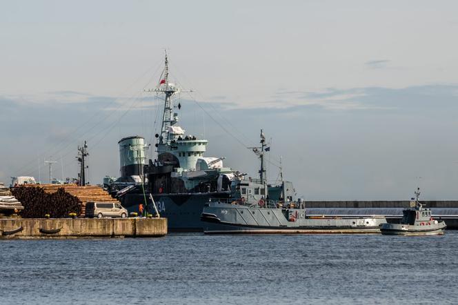 ORP Błyskawica opuściła swoje miejsce przy nabrzeżu w Gdyni