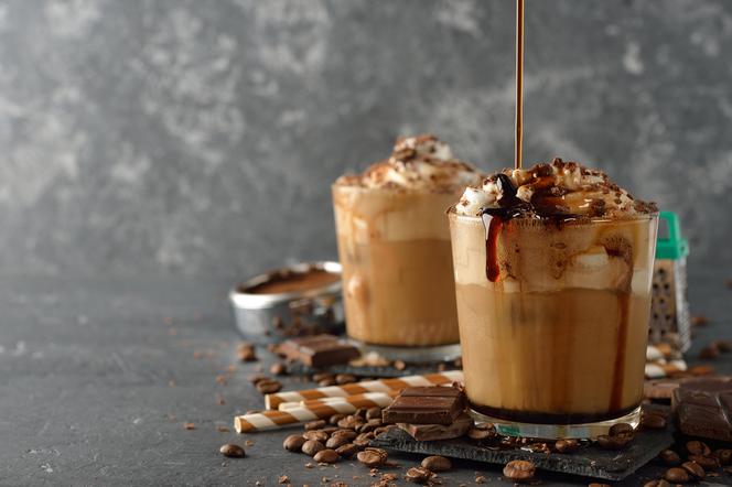 Domowa mocha frappe w 5 minut: przepis na mrożoną kawę z czekoladą