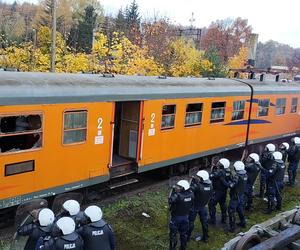 Demolka pociągu w Iławie. Stu policjantów w akcji