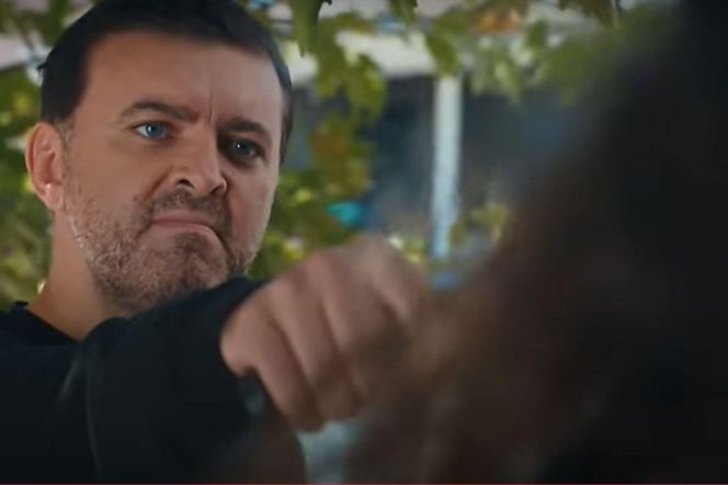  Człowiek Idrisa dopada Nanę 