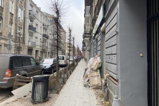 Kolejne problemy przy Legionów. Na ulicy walają się śmieci i biegają szczury