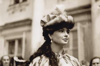 Podbiła serca Polaków w roli Marii Wilczur w filmie Znachor. Tak przez lata zmieniała się jedna z najwybitniejszych aktorek - Anna Dymna. Szok!