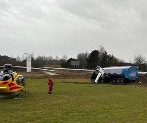 Śmiertelny wypadek pod Bełchatowem. Pasażerka busa zginęła w zderzeniu z tirem na DK nr 74