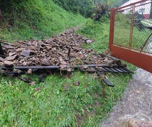 Zalane ulice i posesje. Trudna noc w gminie Goleszów w powiecie cieszyńskim
