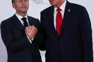 Emmanuel Macron i Donald Trump w Sharm el-Sheikh